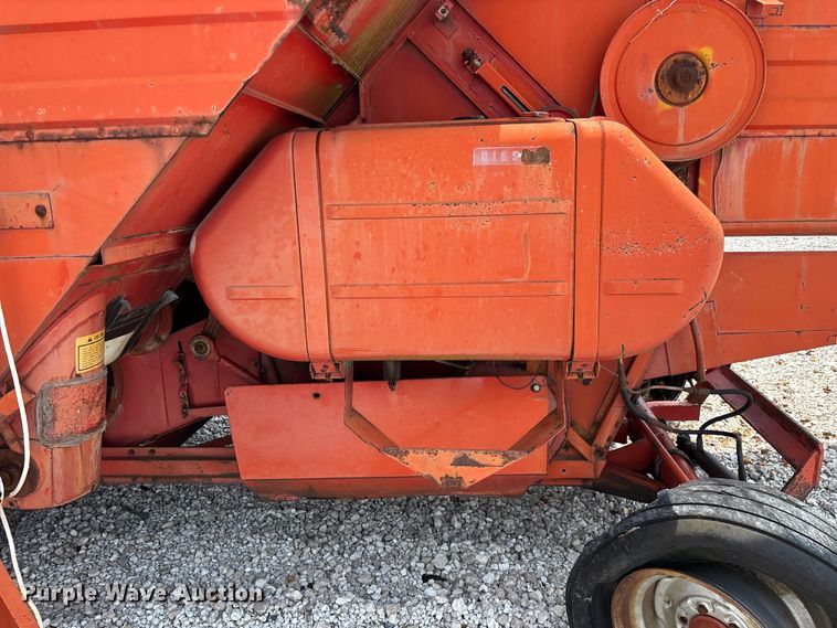 image for item EO4354 Massey Ferguson 540 combine