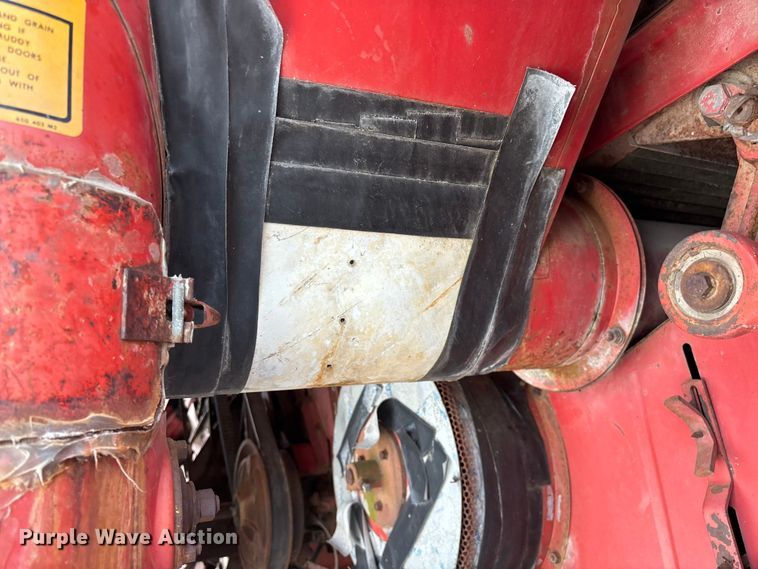 image for item EO4354 Massey Ferguson 540 combine