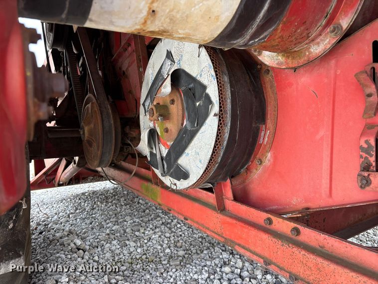 image for item EO4354 Massey Ferguson 540 combine