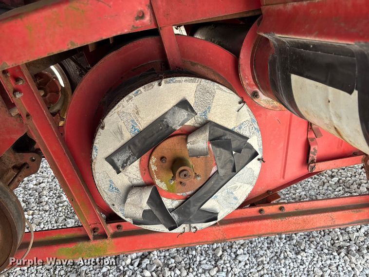 image for item EO4354 Massey Ferguson 540 combine