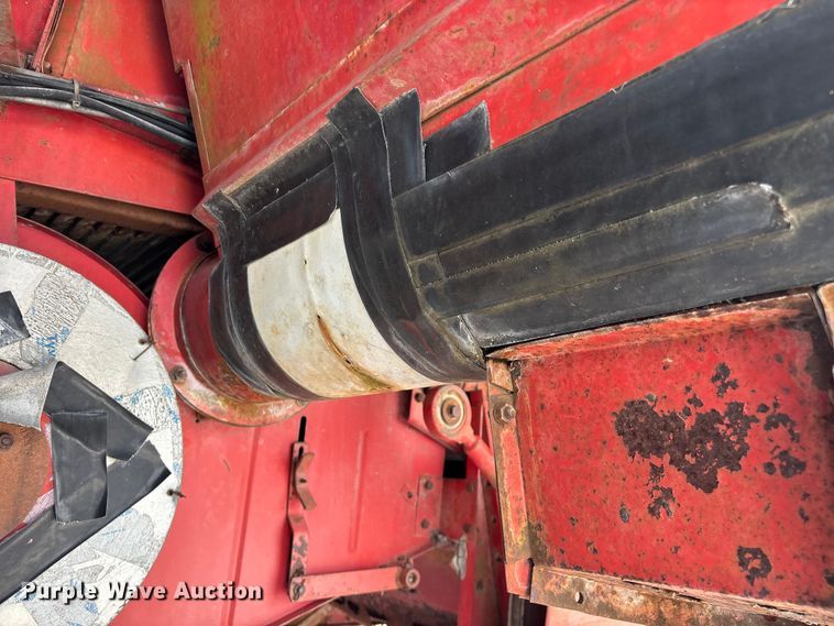 image for item EO4354 Massey Ferguson 540 combine