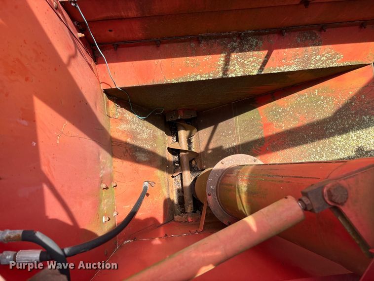 image for item EO4354 Massey Ferguson 540 combine