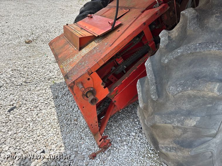 image for item EO4354 Massey Ferguson 540 combine