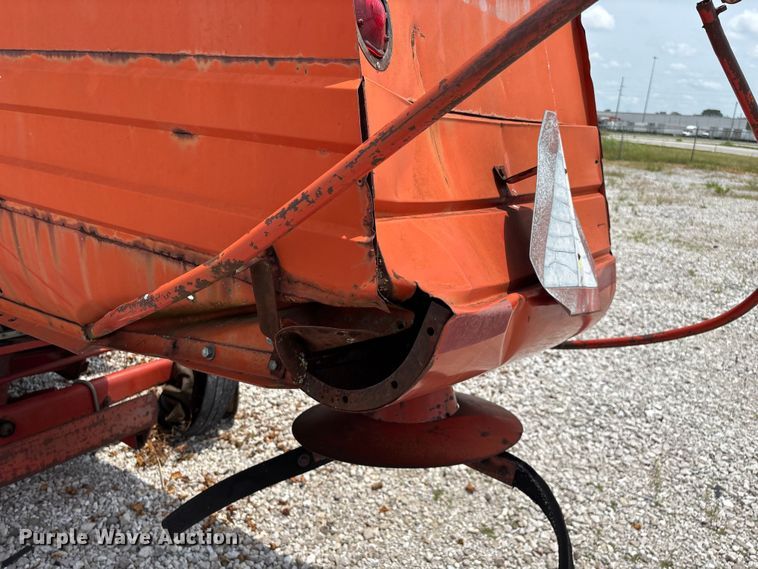 image for item EO4354 Massey Ferguson 540 combine