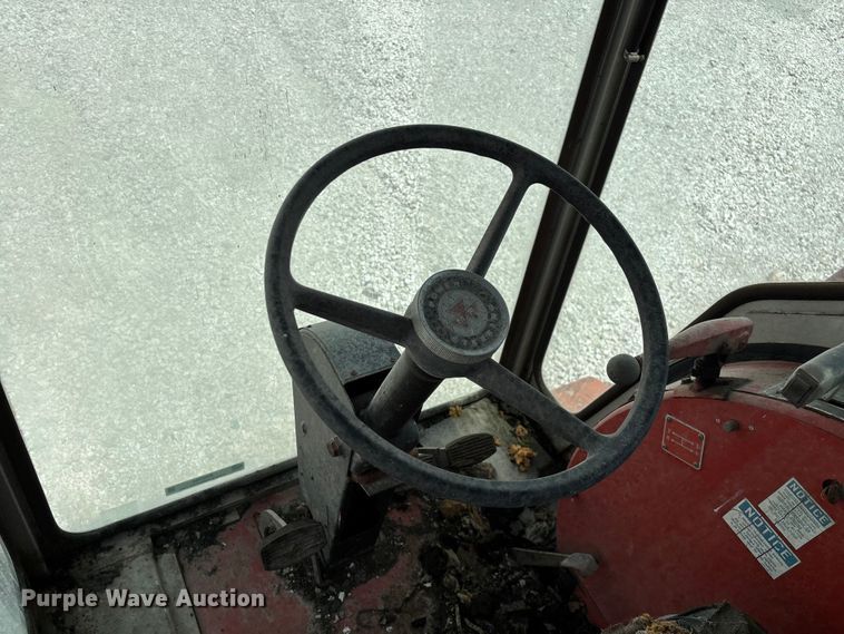 image for item EO4354 Massey Ferguson 540 combine