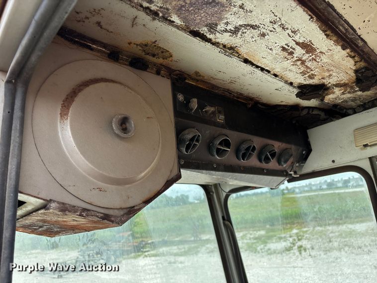 image for item EO4354 Massey Ferguson 540 combine