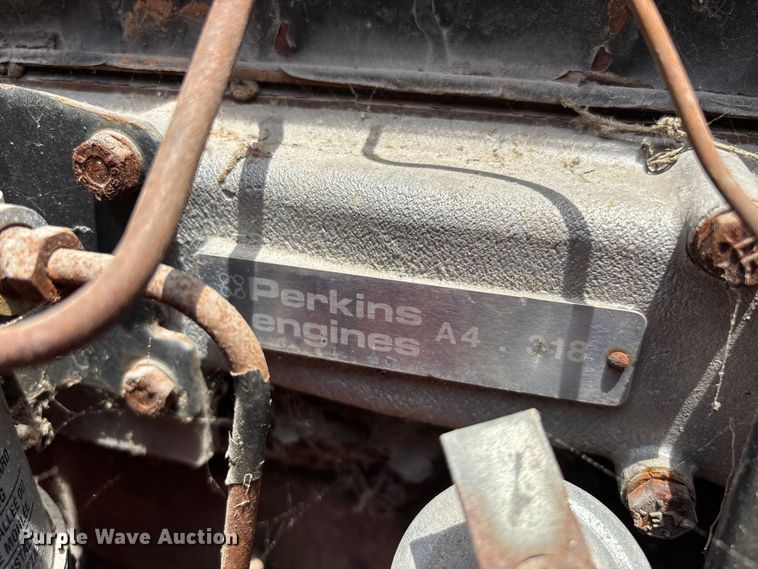 image for item EO4354 Massey Ferguson 540 combine