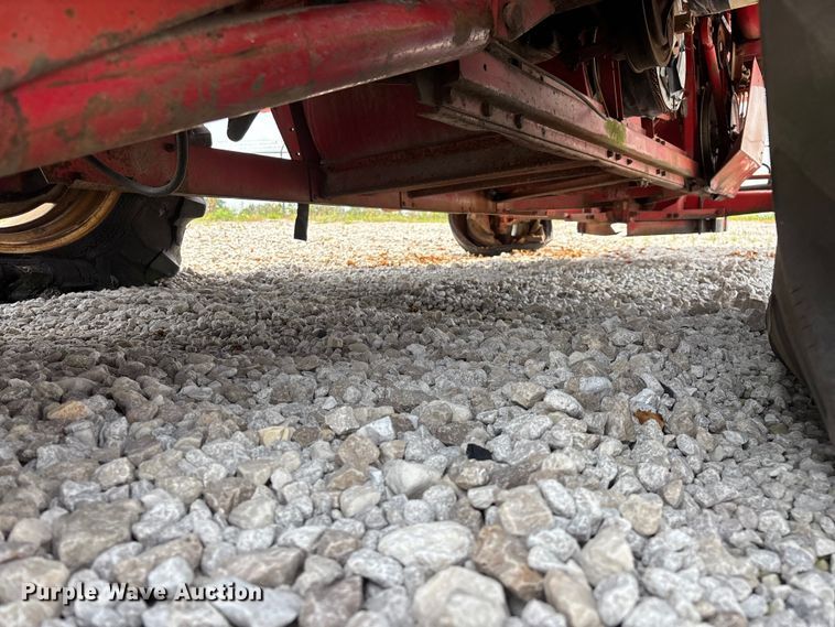 image for item EO4354 Massey Ferguson 540 combine