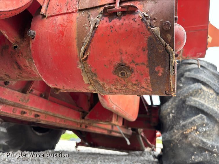 image for item EO4354 Massey Ferguson 540 combine