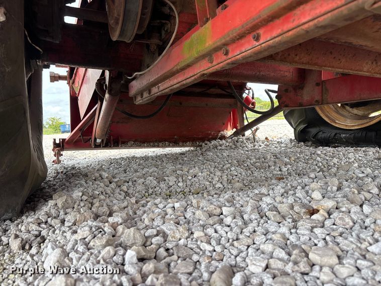 image for item EO4354 Massey Ferguson 540 combine