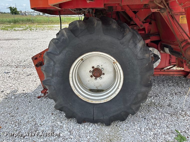 image for item EO4354 Massey Ferguson 540 combine