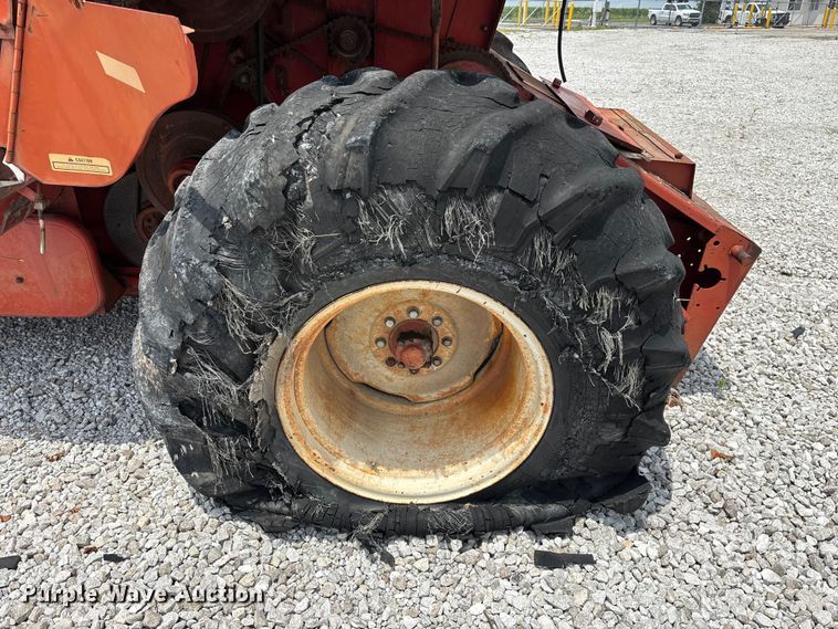 image for item EO4354 Massey Ferguson 540 combine