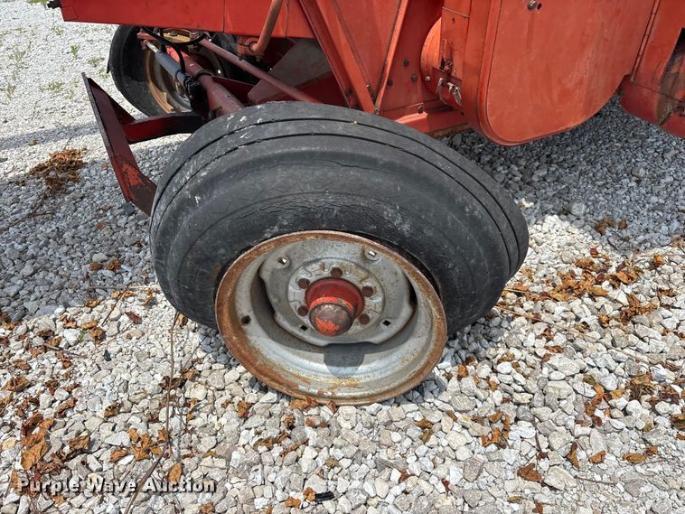 image for item EO4354 Massey Ferguson 540 combine