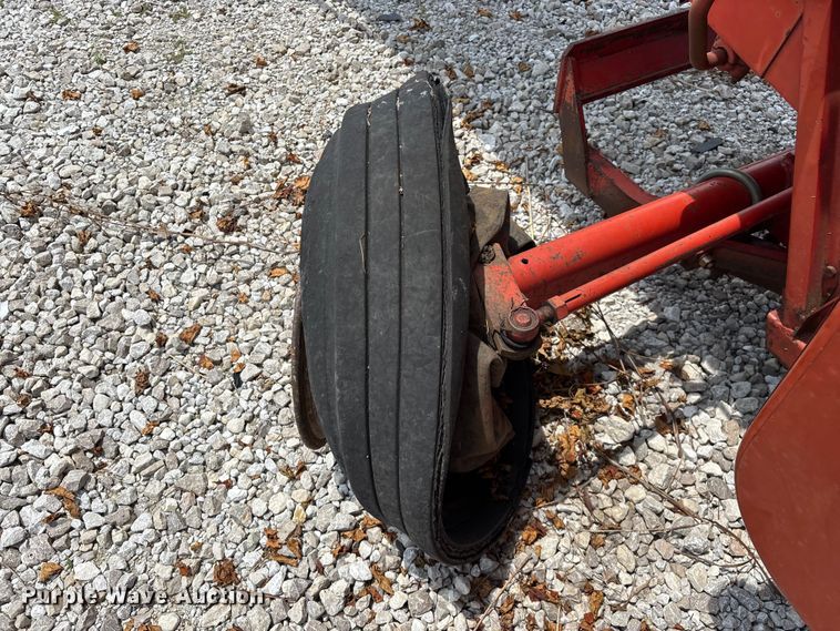 image for item EO4354 Massey Ferguson 540 combine