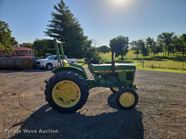 image for item EO8515 1984 John Deere 950 tractor