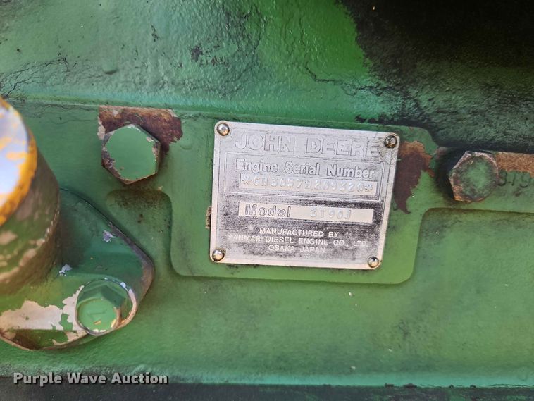 image for item EO8515 1984 John Deere 950 tractor