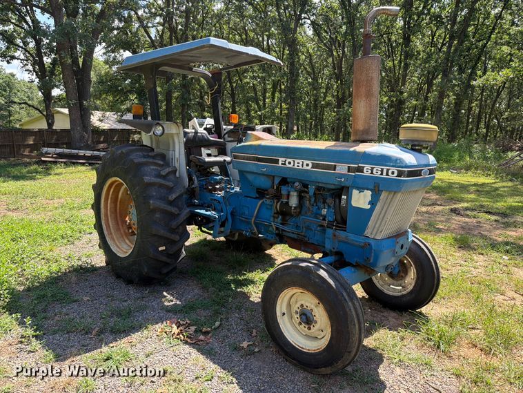 image for item EQ8028 Ford EA414C tractor