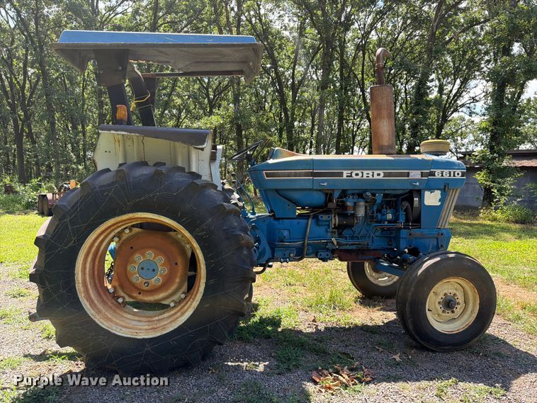 image for item EQ8028 Ford EA414C tractor