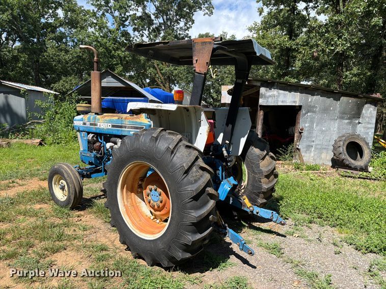 image for item EQ8028 Ford EA414C tractor