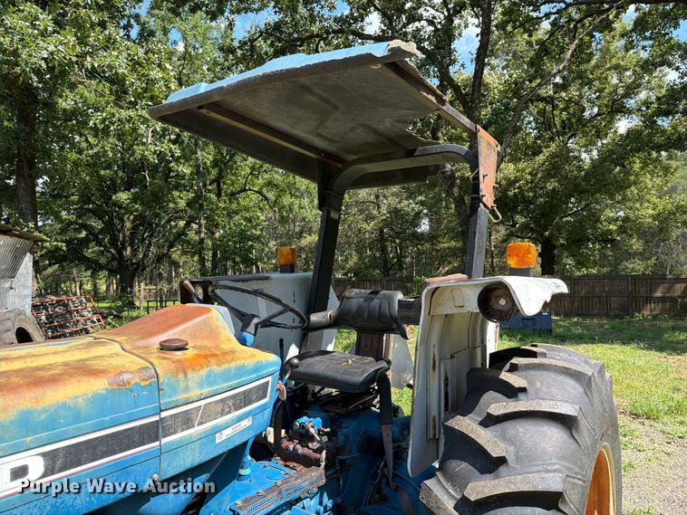 image for item EQ8028 Ford EA414C tractor
