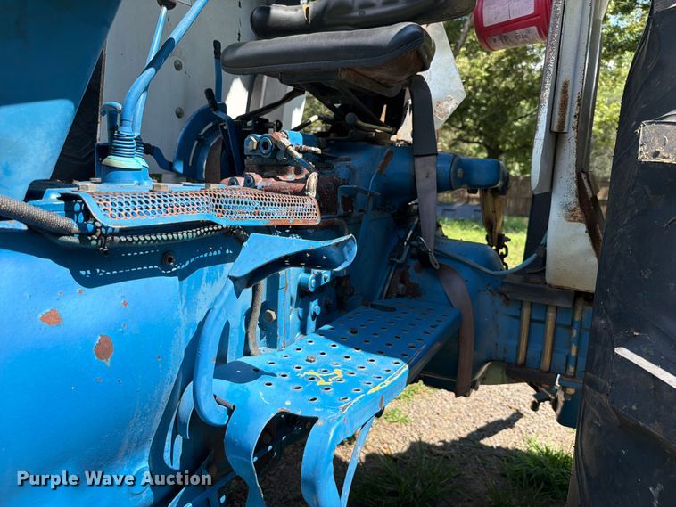image for item EQ8028 Ford EA414C tractor
