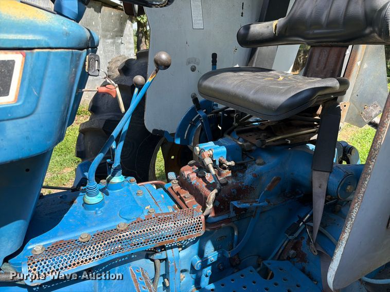 image for item EQ8028 Ford EA414C tractor