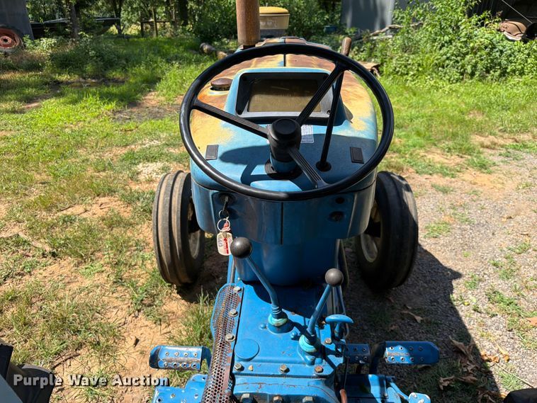 image for item EQ8028 Ford EA414C tractor