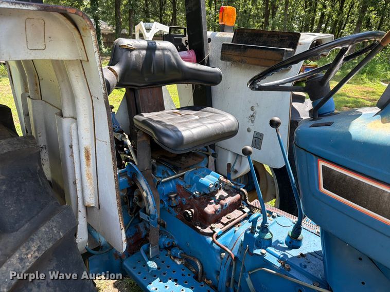 image for item EQ8028 Ford EA414C tractor
