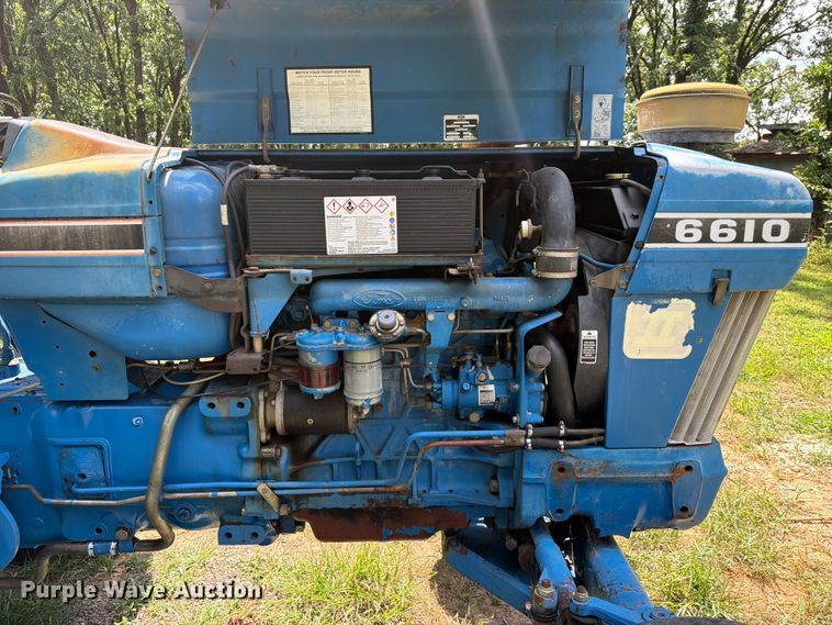 image for item EQ8028 Ford EA414C tractor
