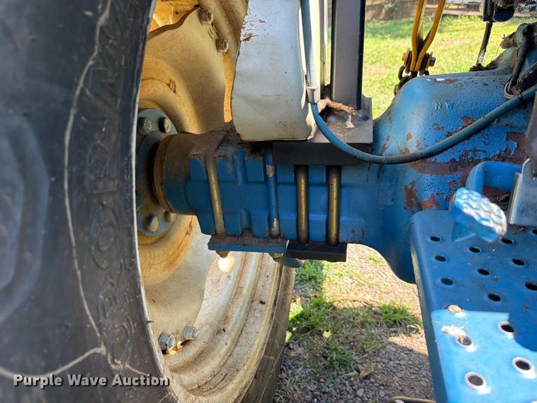 image for item EQ8028 Ford EA414C tractor