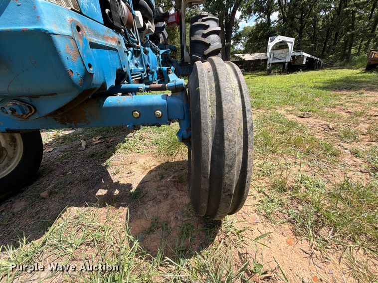 image for item EQ8028 Ford EA414C tractor