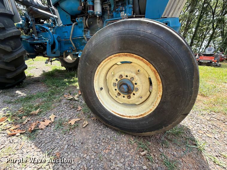 image for item EQ8028 Ford EA414C tractor