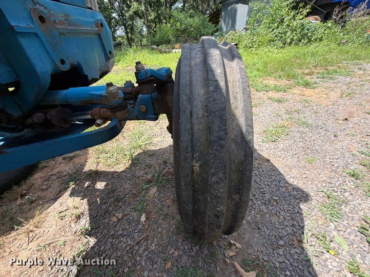 image for item EQ8028 Ford EA414C tractor