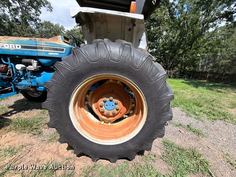 image for item EQ8028 Ford EA414C tractor