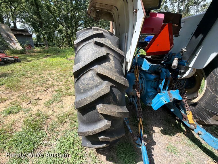 image for item EQ8028 Ford EA414C tractor