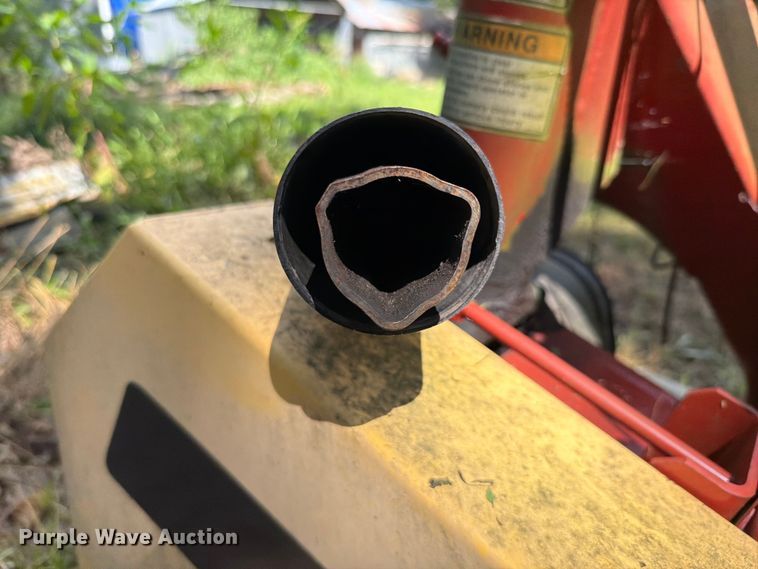 image for item EQ8031 New Holland 617 disc mower