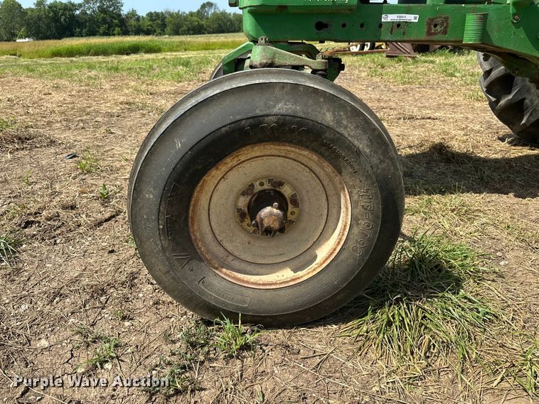 image for item ES6512 1959 John Deere 630 LP tractor