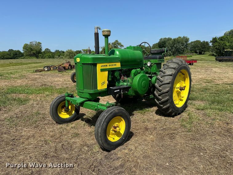 image for item ES6513 1957 John Deere 720 LP tractor