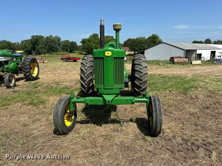 image for item ES6513 1957 John Deere 720 LP tractor