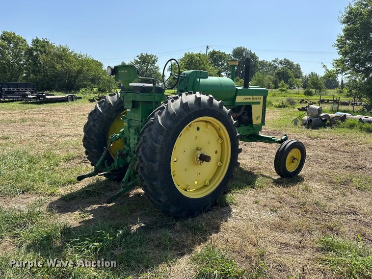 image for item ES6513 1957 John Deere 720 LP tractor