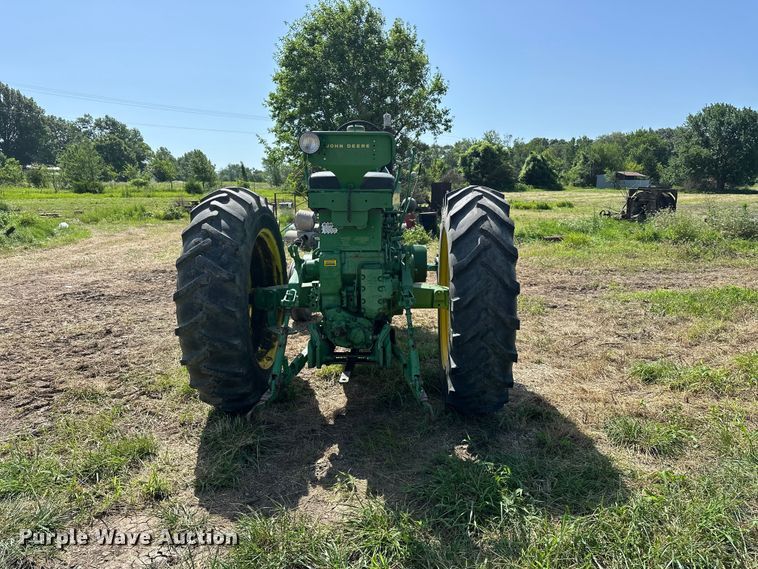 image for item ES6513 1957 John Deere 720 LP tractor