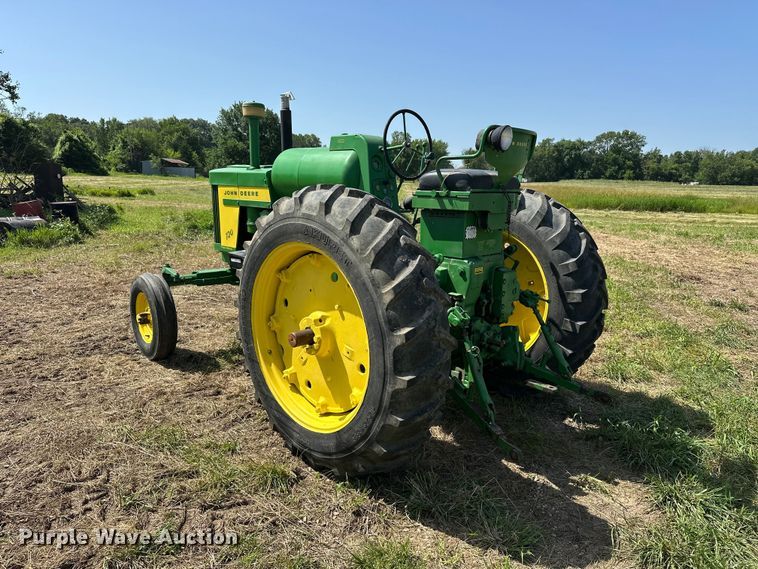 image for item ES6513 1957 John Deere 720 LP tractor