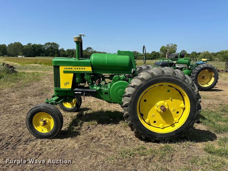 image for item ES6513 1957 John Deere 720 LP tractor