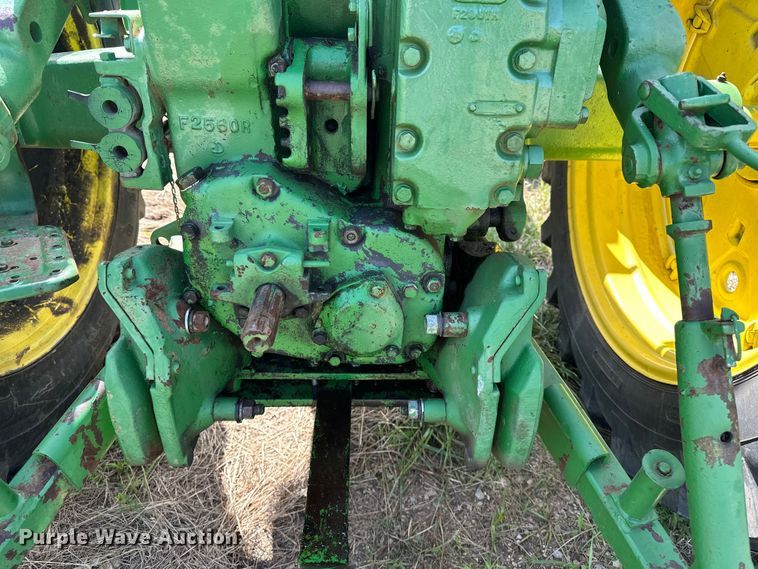 image for item ES6513 1957 John Deere 720 LP tractor