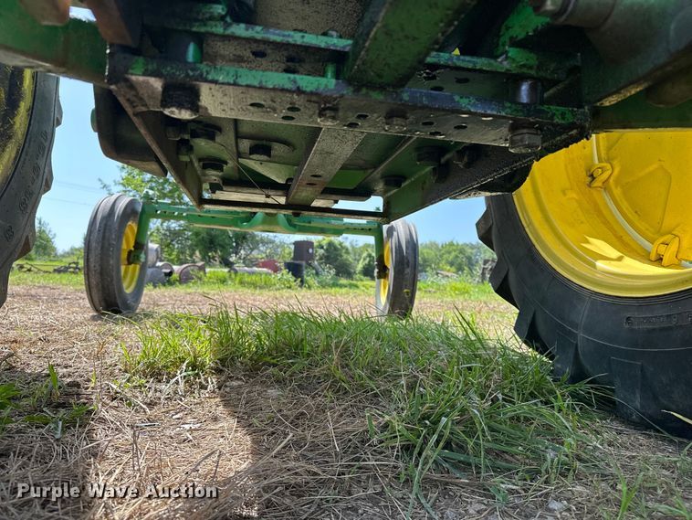 image for item ES6513 1957 John Deere 720 LP tractor