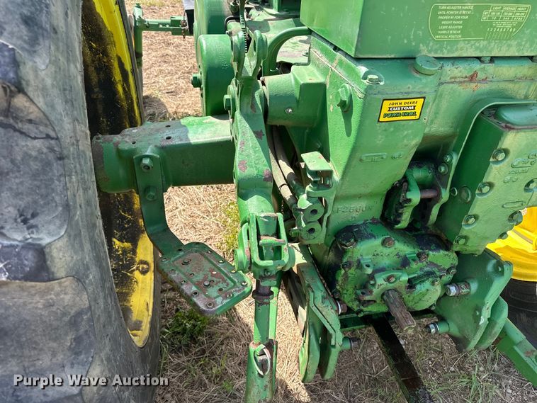 image for item ES6513 1957 John Deere 720 LP tractor