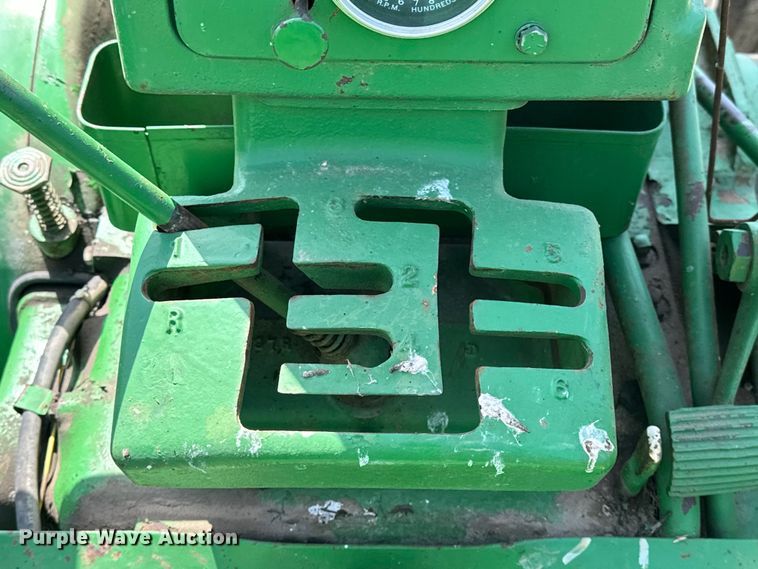 image for item ES6513 1957 John Deere 720 LP tractor