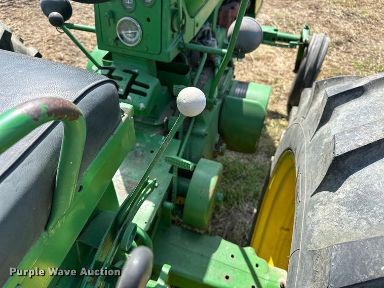 image for item ES6513 1957 John Deere 720 LP tractor