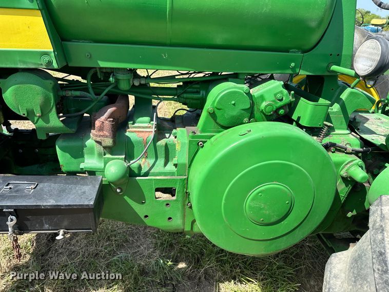 image for item ES6513 1957 John Deere 720 LP tractor