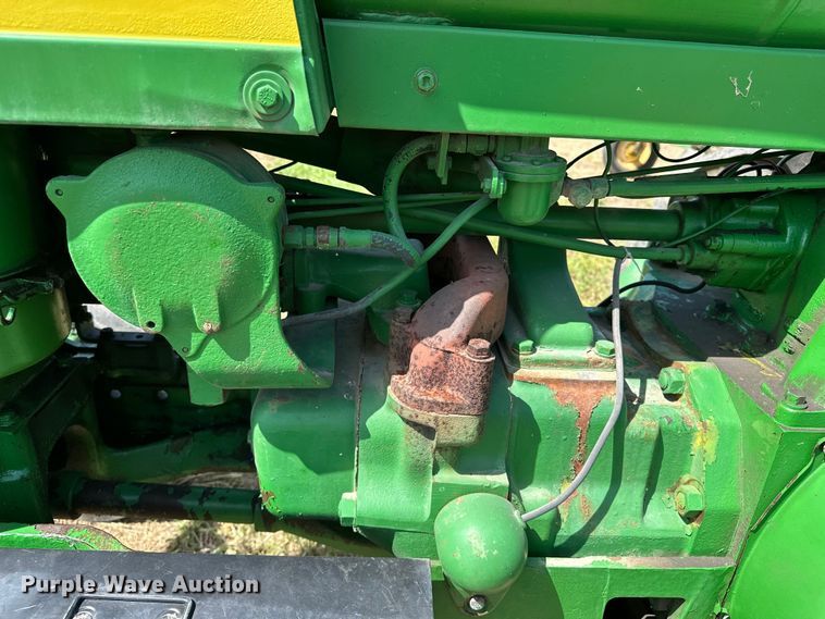 image for item ES6513 1957 John Deere 720 LP tractor